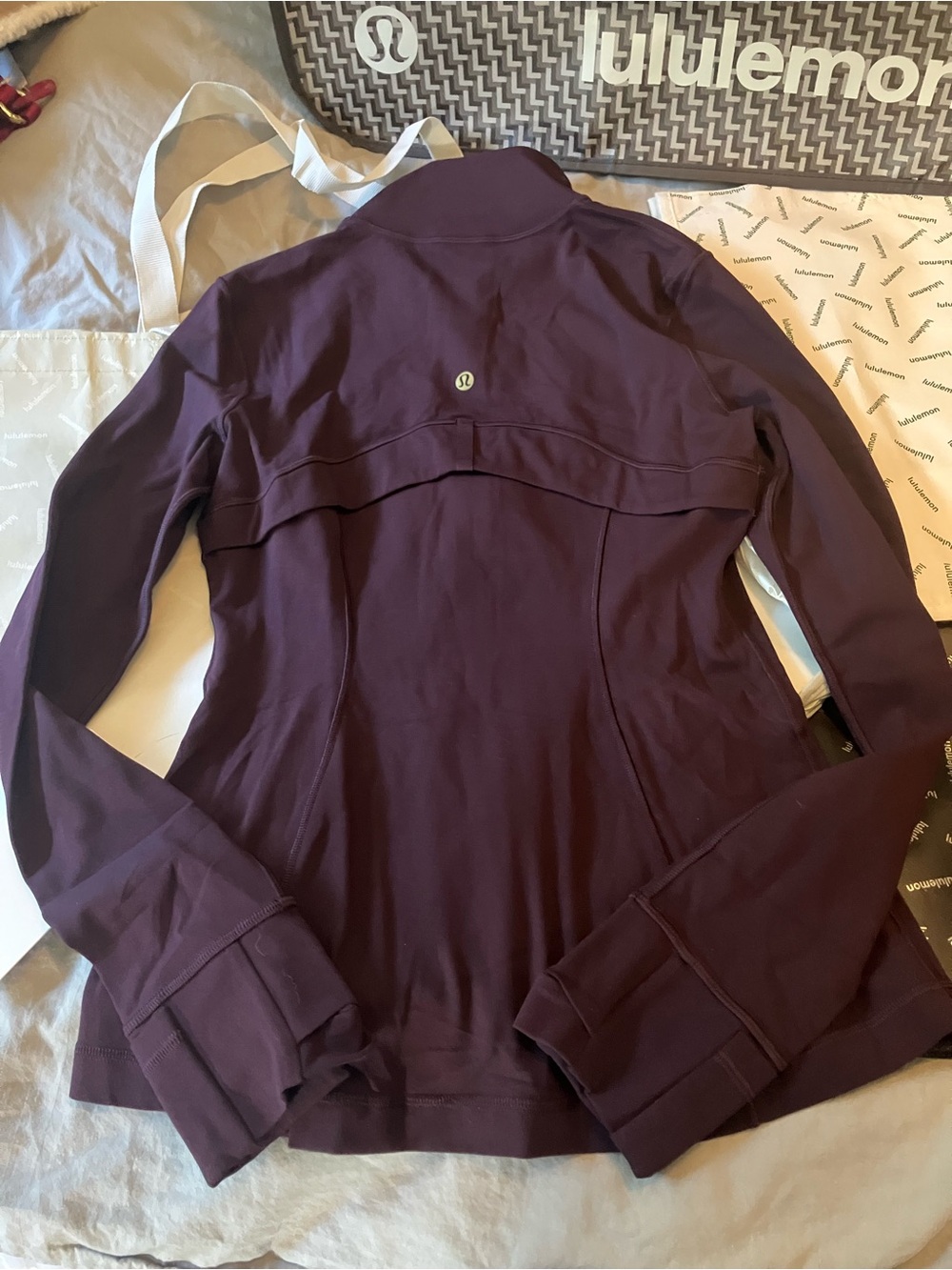 NWT Lululemon Define Jacket *Nulu, Sz 6, BLACK PLUM/GOLD - Picture 2 of 4